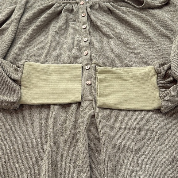 Free People Olive Green Quarter Button-Up Peasant Sleeve Women's Top - Picture 4 of 16